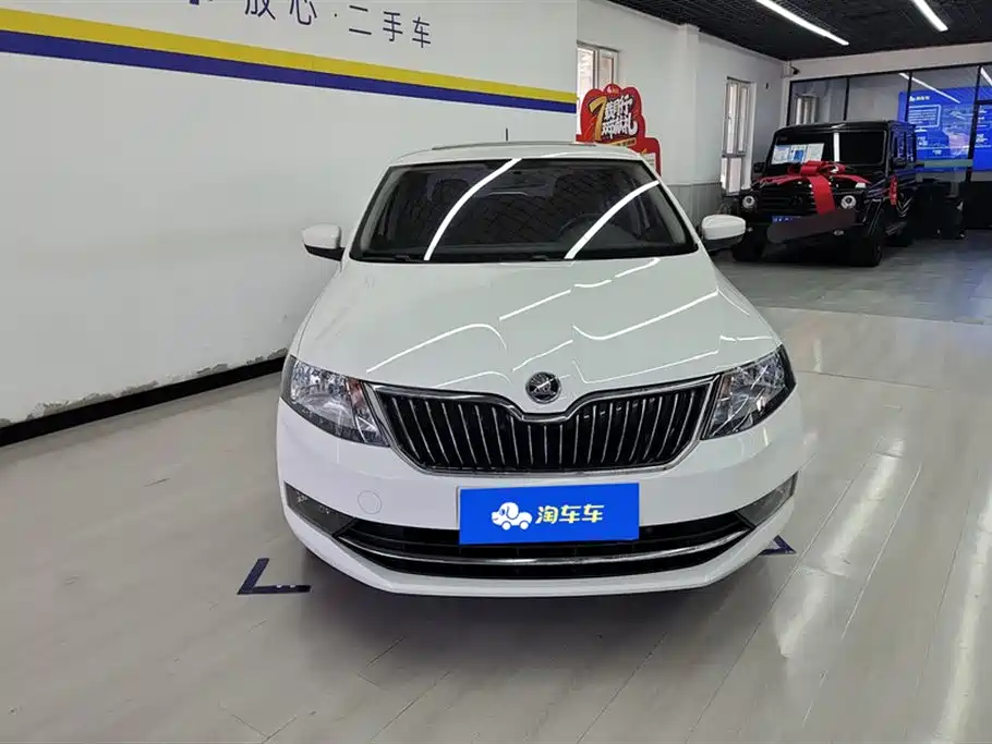 Škoda Rapid 2018 1.6L Manual Comfort Edition фото 2