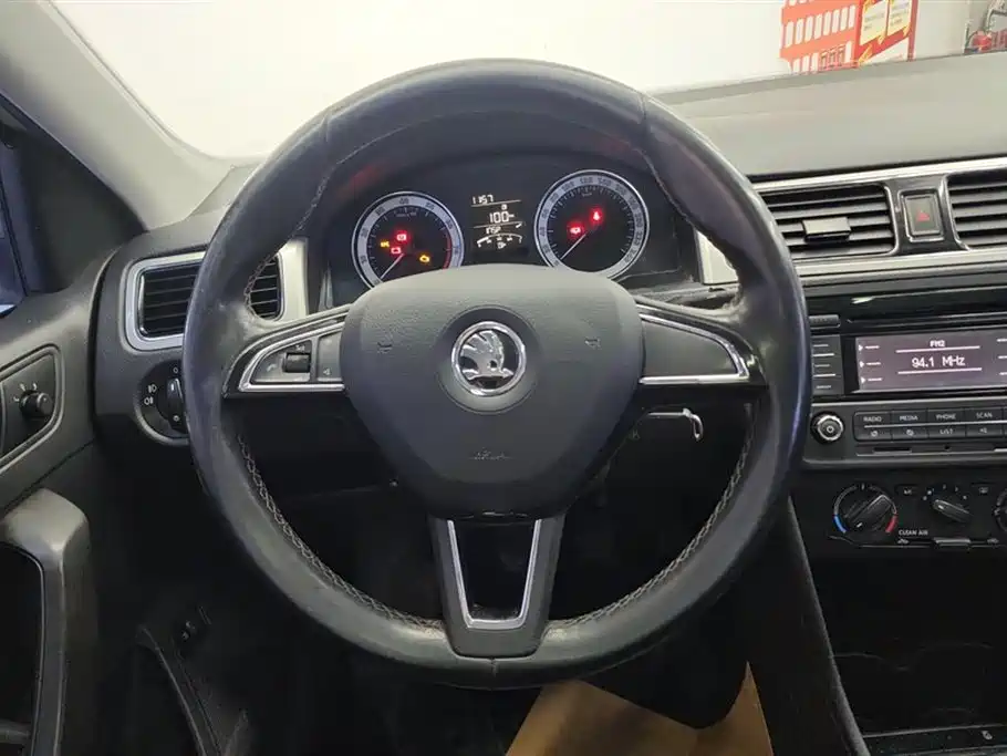 Škoda Rapid 2018 1.6L Manual Comfort Edition фото 15