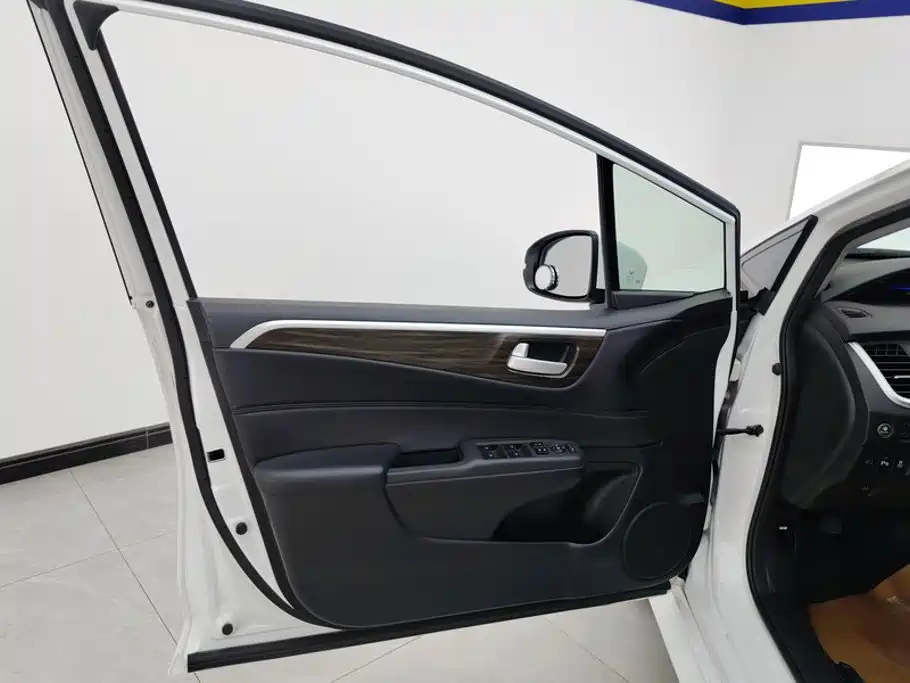 Honda Jade 2018 2017 1.8L Automatic Comfort Edition 5-seater