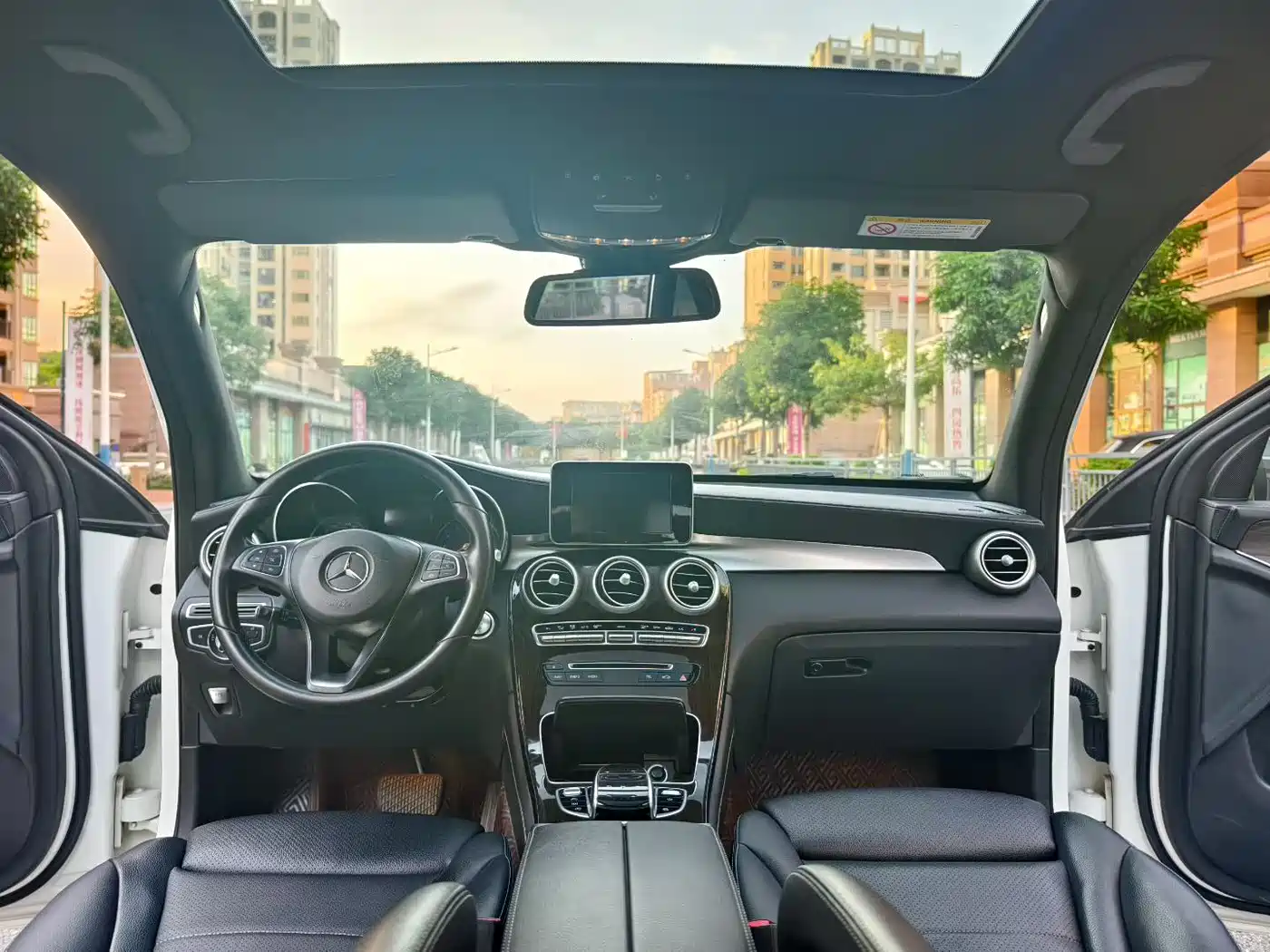 Mercedes-Benz GLC 2018 Facelift GLC 260 4MATIC Dynamic фото 5
