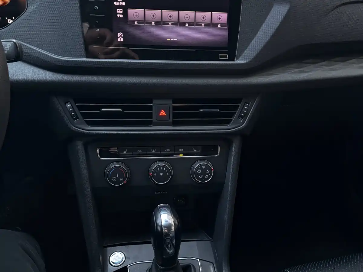 Volkswagen Tharu 2022 280TSI FWD Luxury Edition фото 8