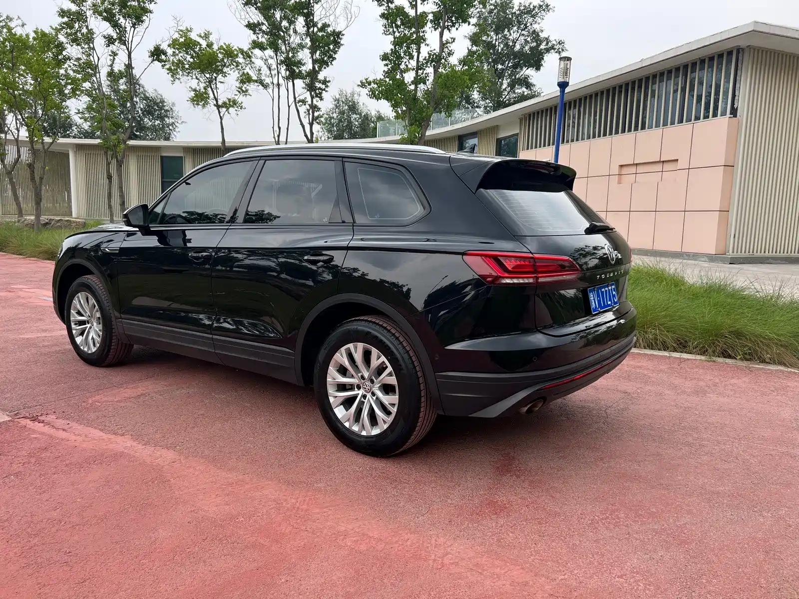 Фото 3 - Volkswagen Touareg