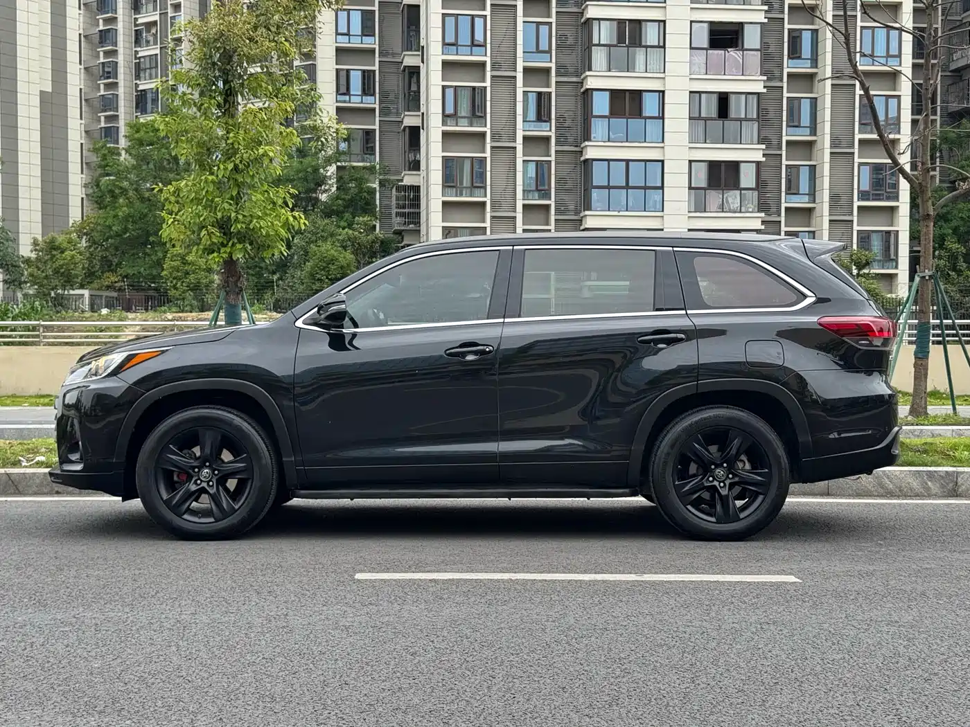 Toyota Highlander 2018 Model 2.0T 4WD Knight Edition 7-Seater China VI фото 17
