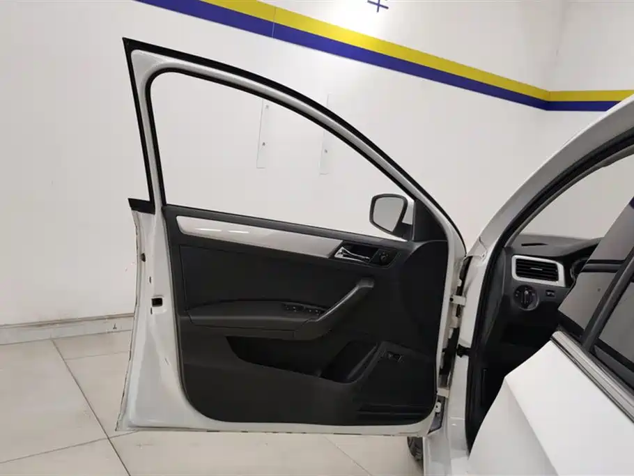 Škoda Rapid 2018 1.6L Manual Comfort Edition фото 7