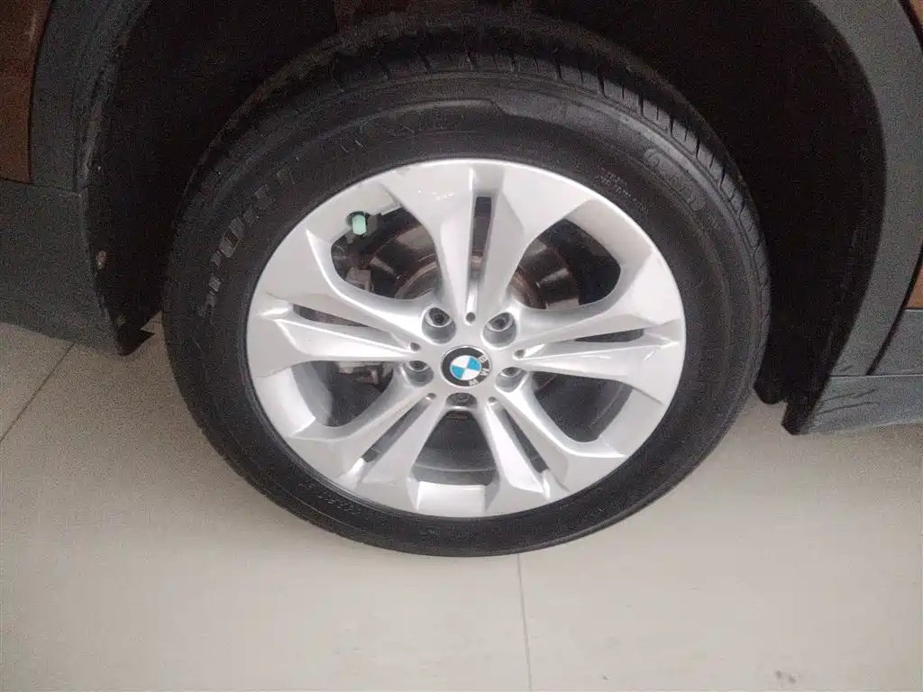 BMW X1 2016 sDrive18Li Premium Model фото 25