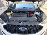 Фото 23 - Ford Edge
