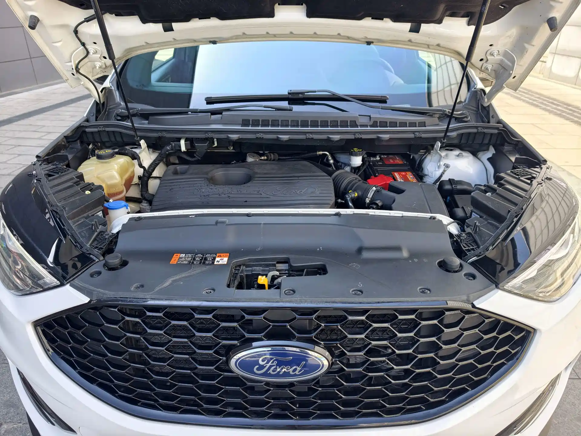 Фото 23 - Ford Edge