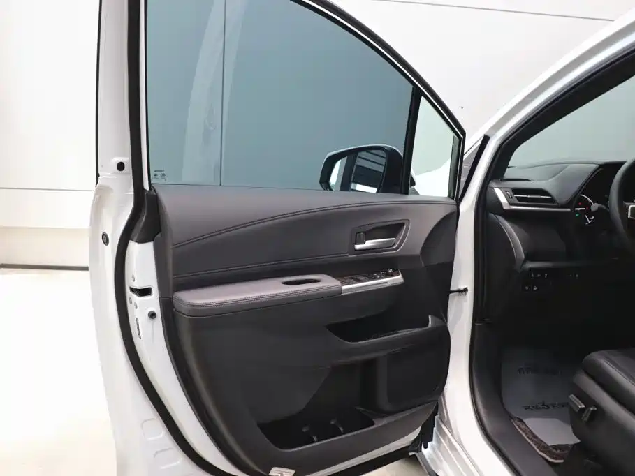 Toyota Toyota Sienna 2026 2.5L Hybrid AWD Luxury Edition 10