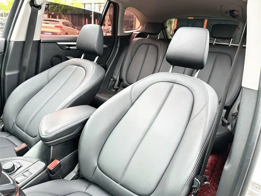 BMW X1 2019 sDrive18Li Fashion Model фото 15