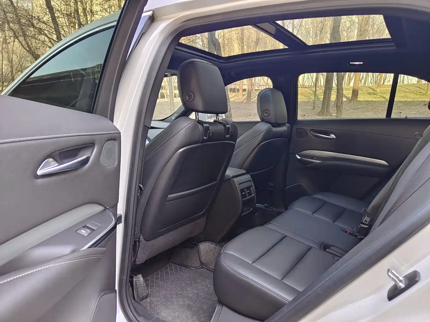 Cadillac XT4 2021 28T FWD Premium Edition фото 17