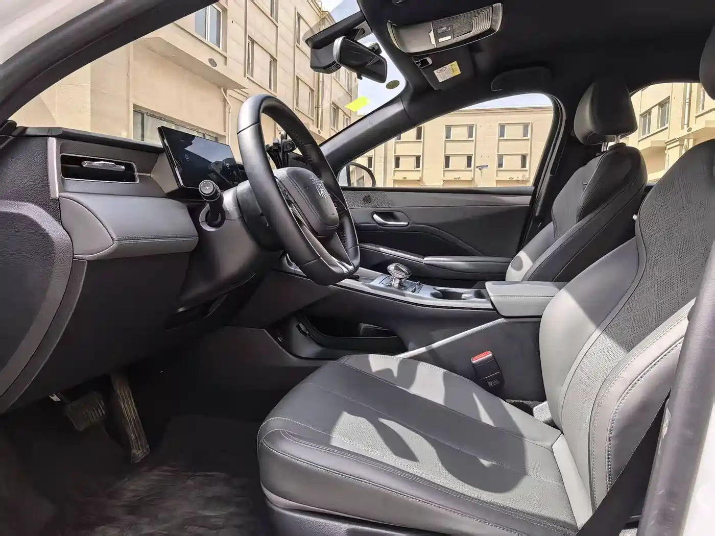 BYD Qin PLUS 2025 DM-i Smart Drive 55KM Leader фото 6