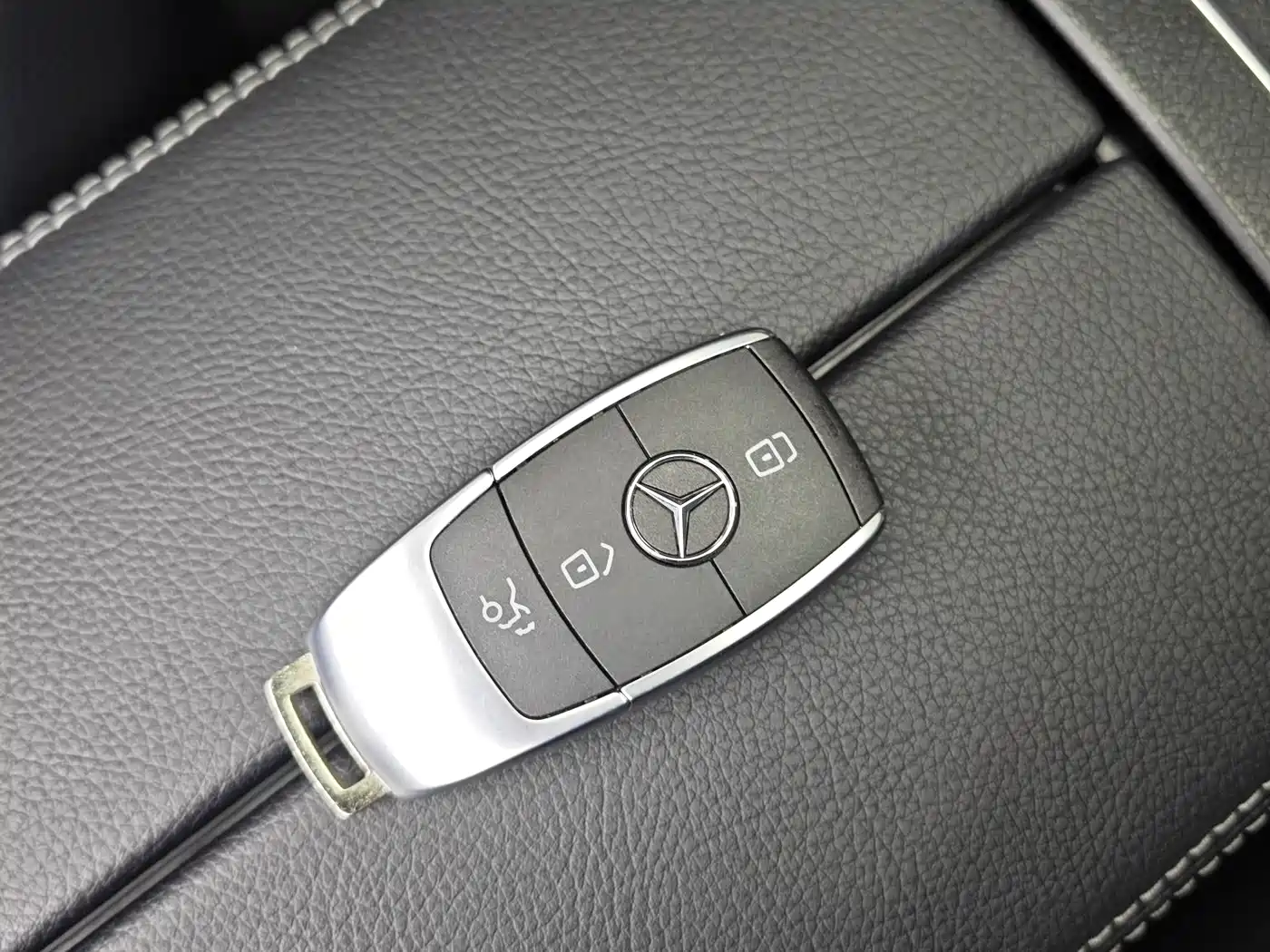 Mercedes-Benz GLC 2020 Facelift GLC 300 L 4MATIC Dynamic фото 8