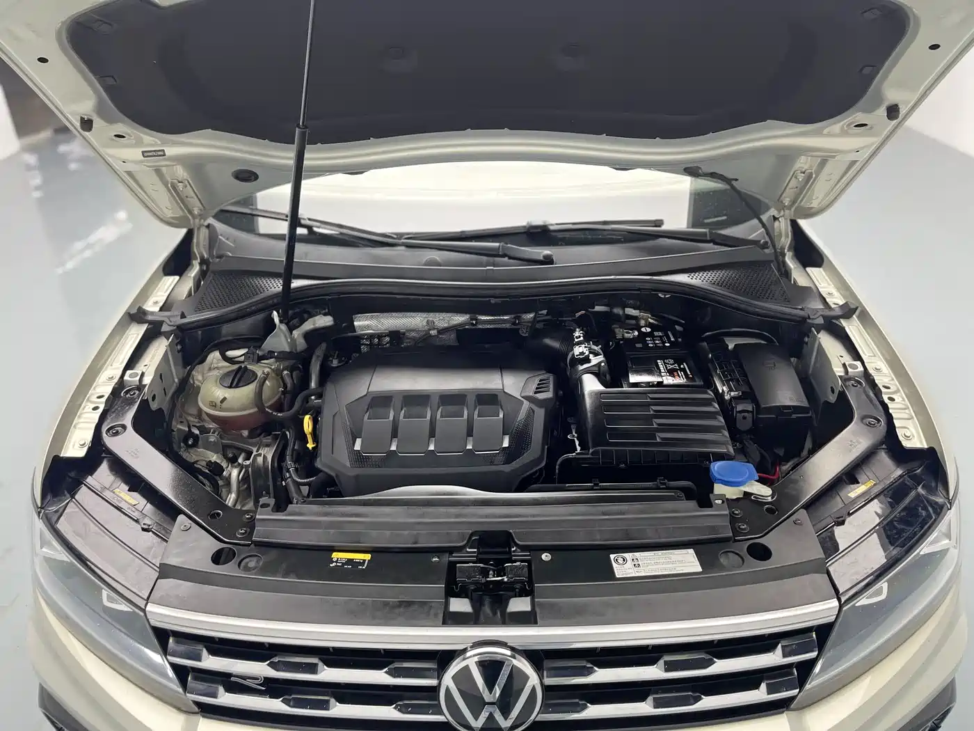 Volkswagen Tiguan L 2021 330TSI Automatic 2WD R-Line Premium фото 12