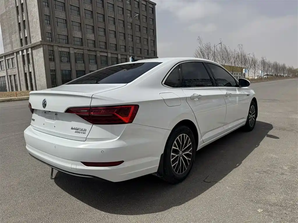 VOLKSWAGEN SAGITAR