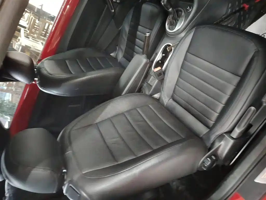 Volkswagen Beetle 2014 1.4TSI Fashion Edition фото 25