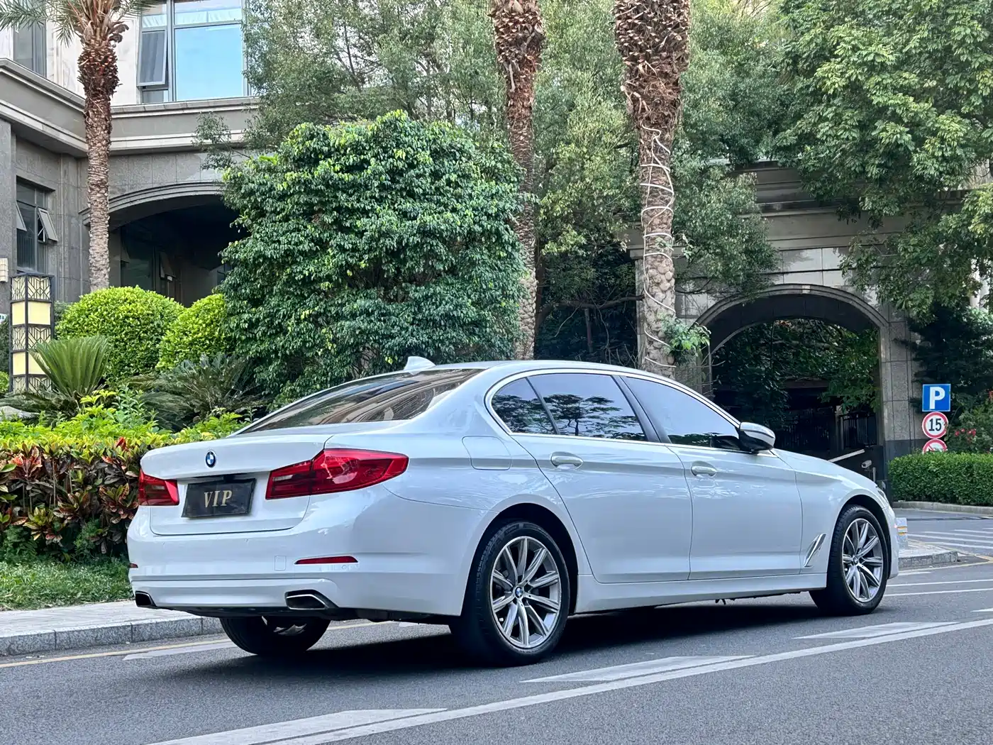 BMW 5 Series 2018 528Li Launch Special Edition фото 7