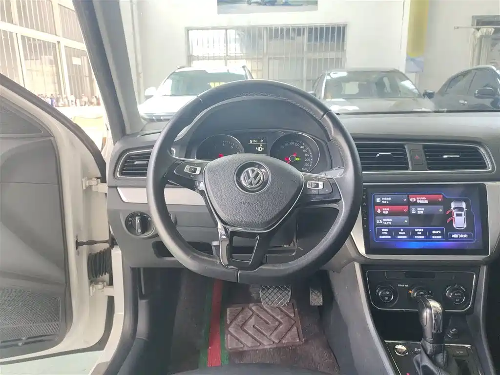 Volkswagen Lavida Tour 2017 180TSI DSG Comfort Edition фото 11