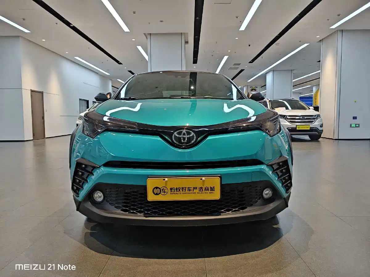 Toyota C-HR 2018 2.0L Leading Edition China VI фото 2