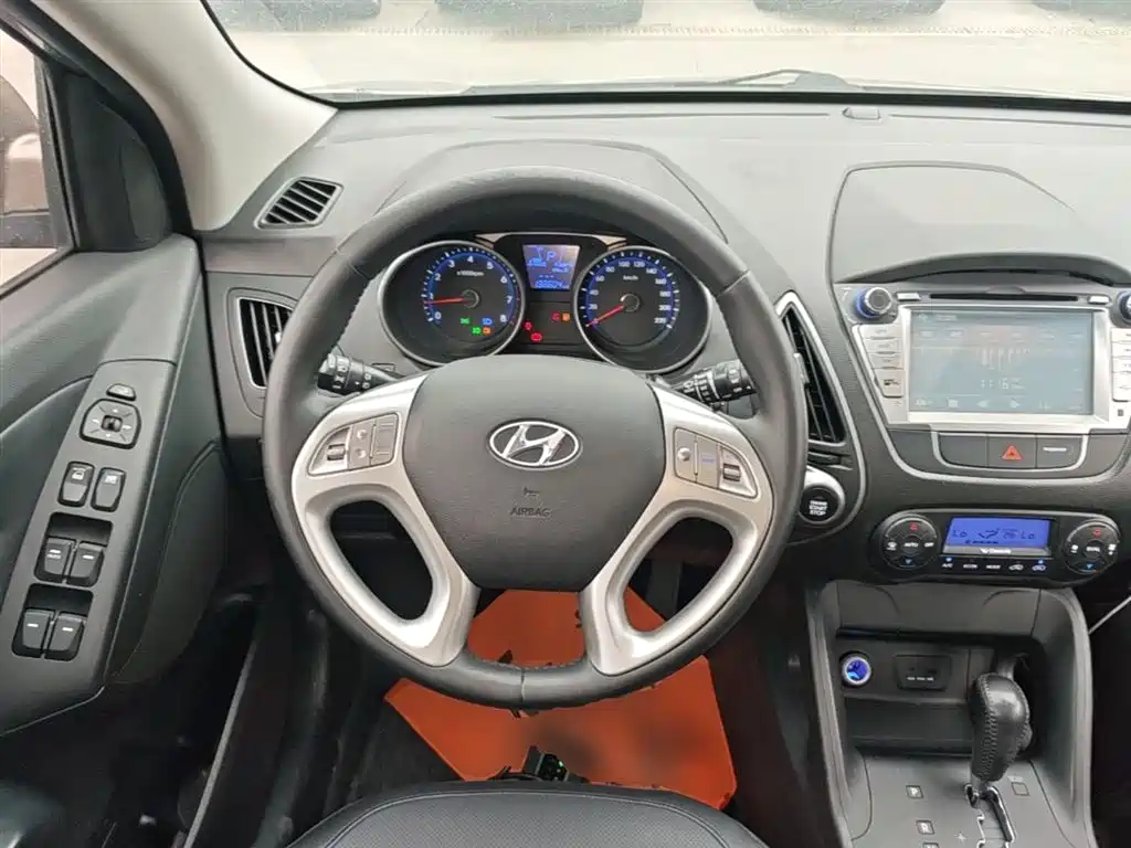 Hyundai Beijing Hyundai ix35 2015 2.0L Automatic 2WD Smart Type China IV фото 11