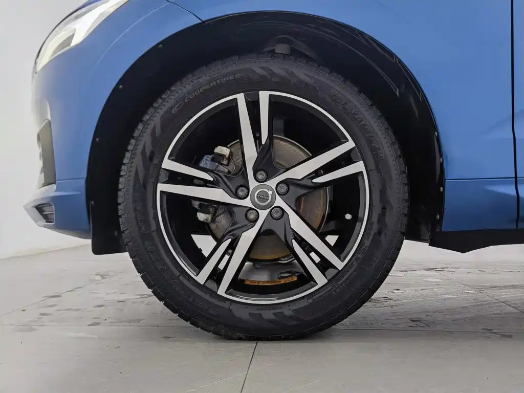 Фото 17 - Volvo XC60