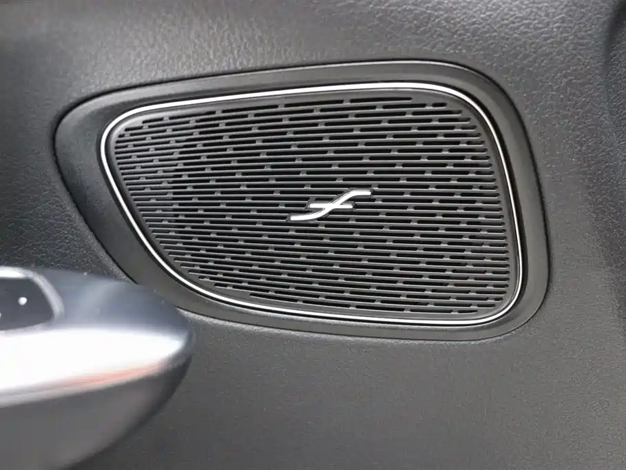 Mercedes-Benz GLC 2023 GLC 260 L 4MATIC Luxury 5-Seater фото 12