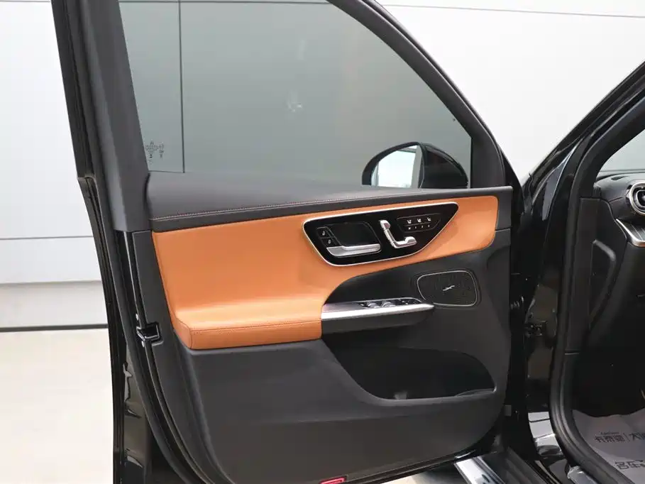 Mercedes-Benz GLC 2023 GLC 260 L 4MATIC Luxury 5-Seater фото 10