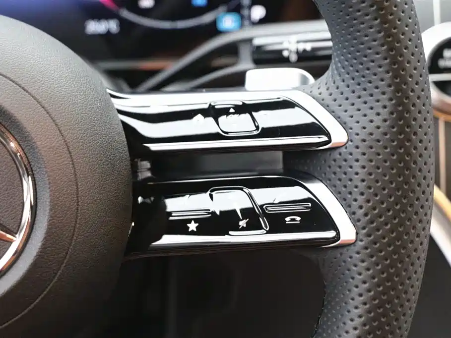 Mercedes-Benz GLC 2023 GLC 260 L 4MATIC Luxury 5-Seater фото 18