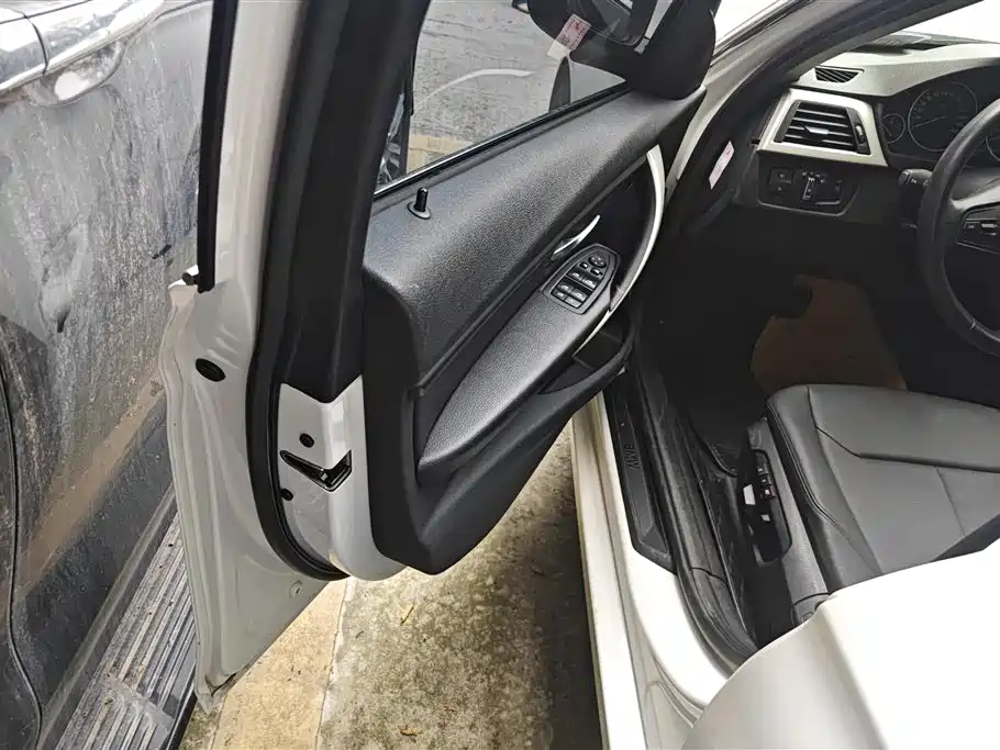 BMW 3 Series 2015 320Li Super Joy Fashion фото 7