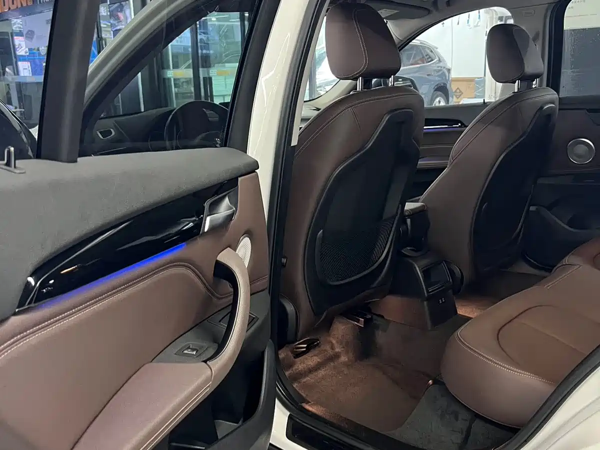 BMW X1 2022 sDrive20Li Fashion фото 8