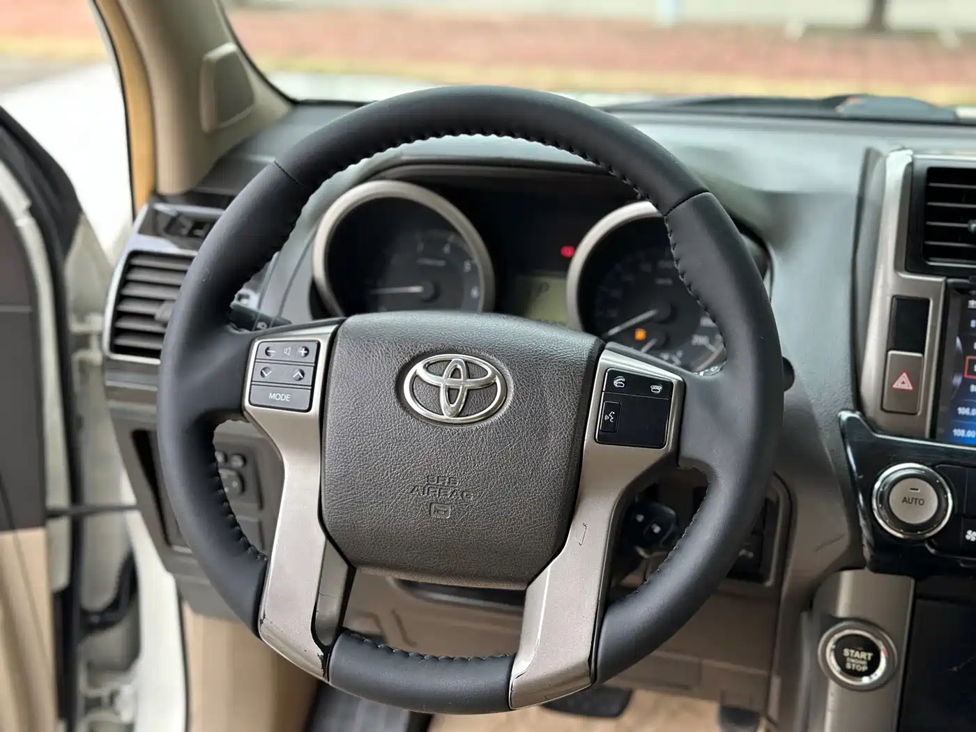 Toyota Prado (Import) 2010 2.7L Automatic Standard фото 8