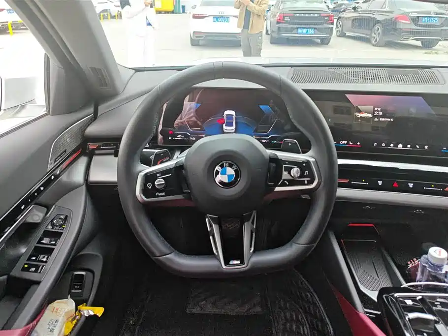 BMW 5 Series 2024 525Li M Sport Package фото 15