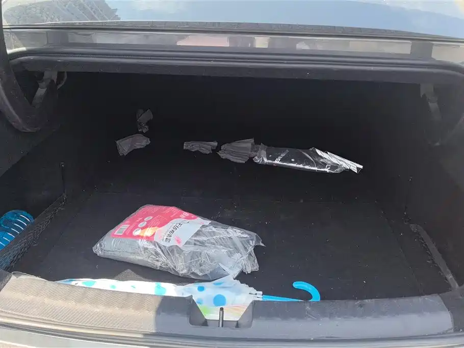 GEELY GALAXY GALAXY E8