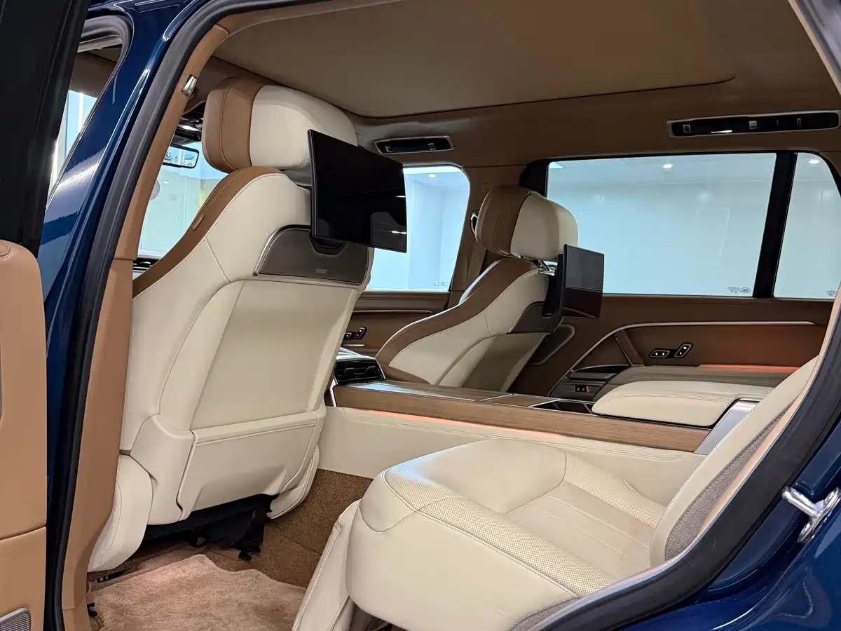 Photo 6 - Land Rover Range Rover
