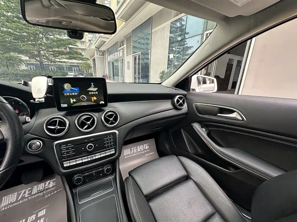 Mercedes-Benz GLA 2017 GLA 220 4MATIC Fashion фото 24