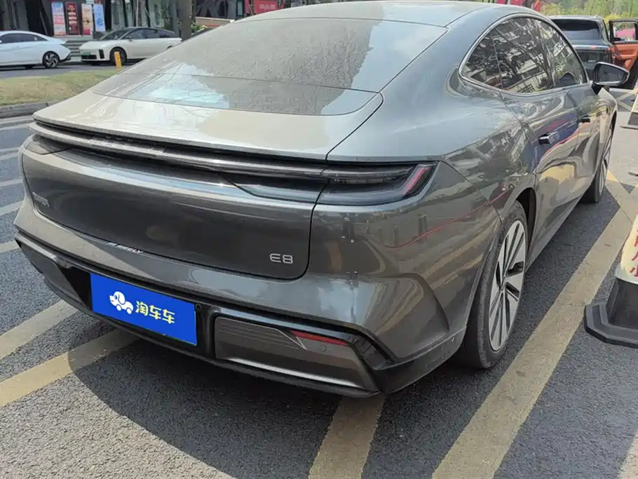 GEELY GALAXY GALAXY E8