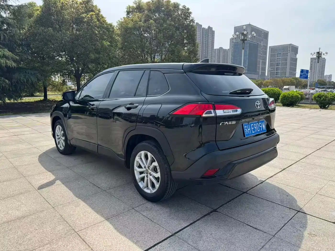 Toyota Frontlander 2023 2.0L CVT Elite Edition фото 7