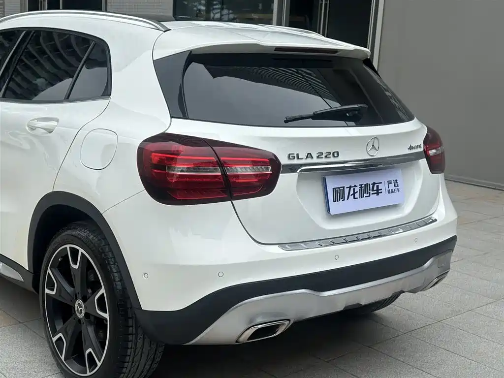 Mercedes-Benz GLA 2017 GLA 220 4MATIC Fashion фото 16