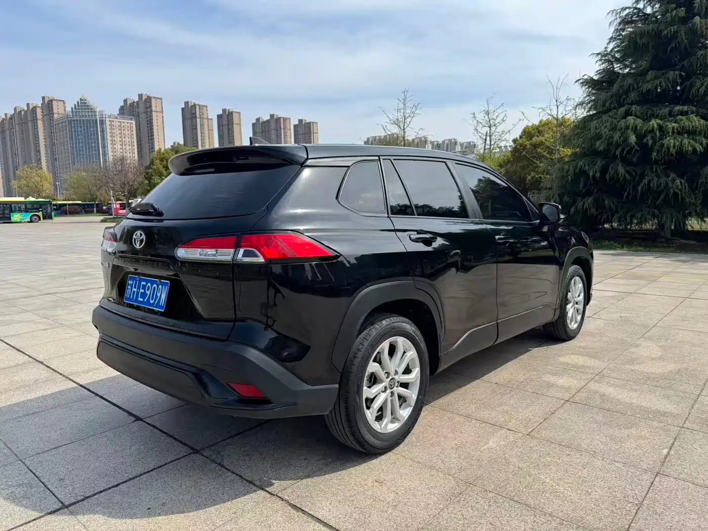 Toyota Frontlander 2023 2.0L CVT Elite Edition фото 9