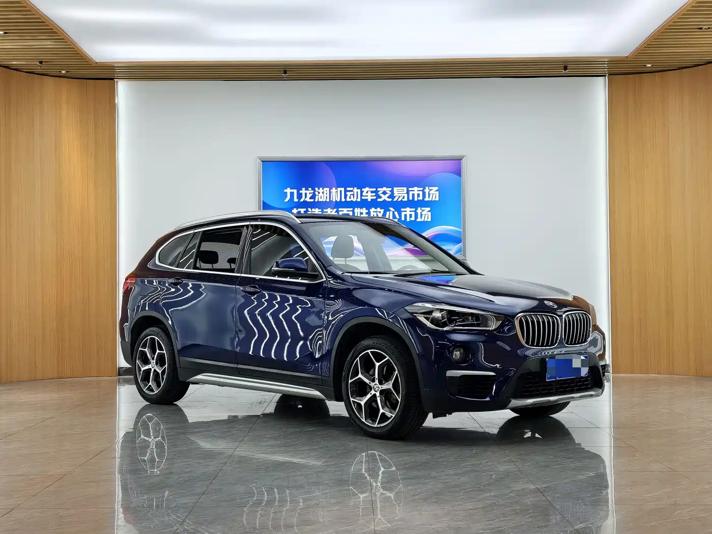 BMW X1 2019 sDrive18Li Premium Model фото 3