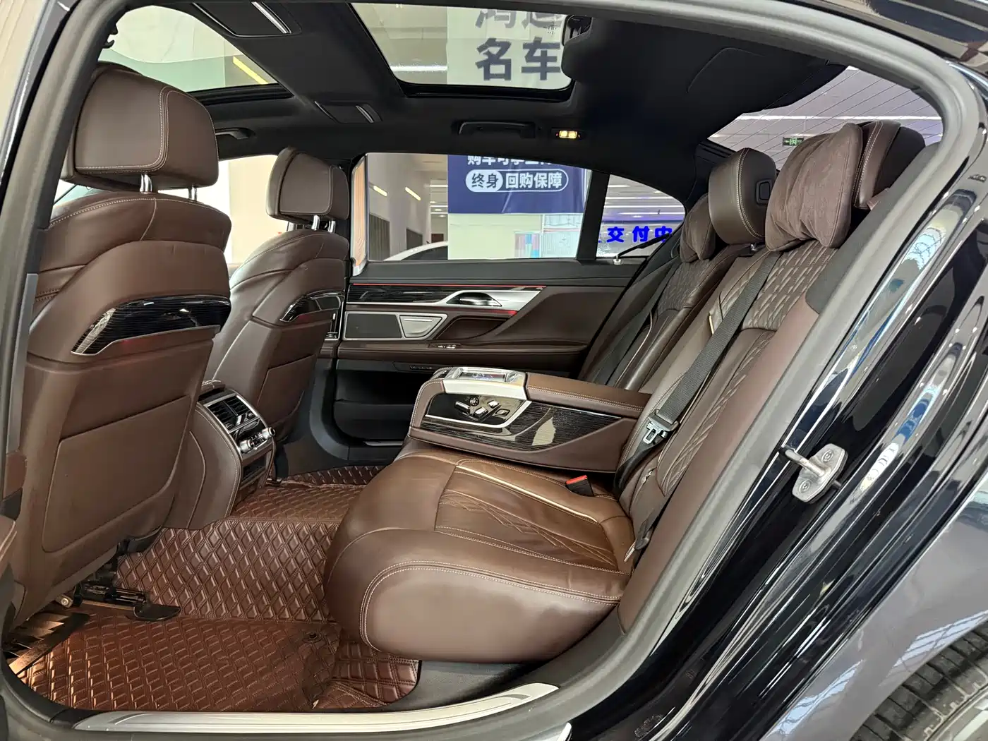 BMW 7 Series 2021 Model 730Li M Sport Package фото 15