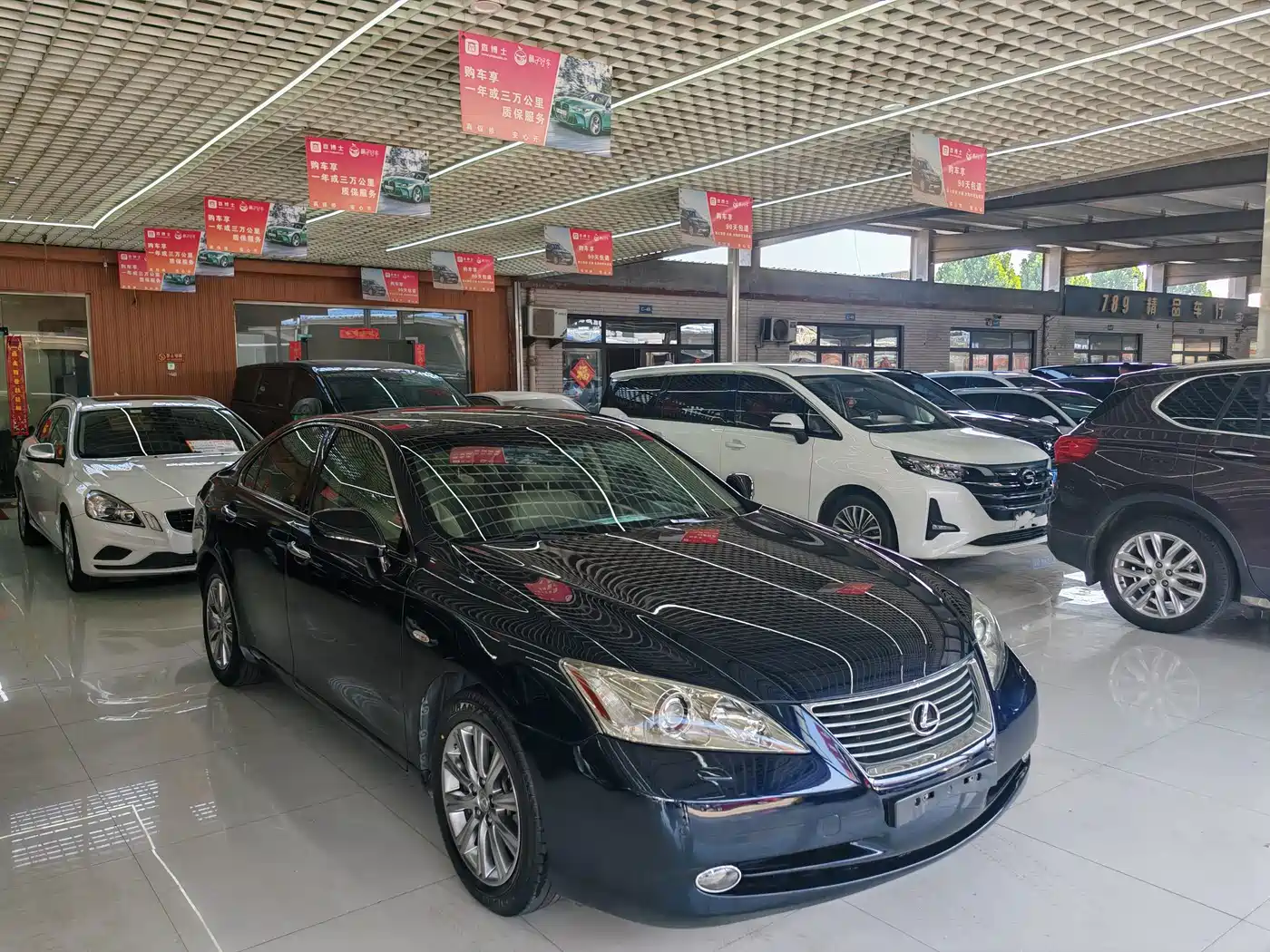 Фото 3 - Lexus ES