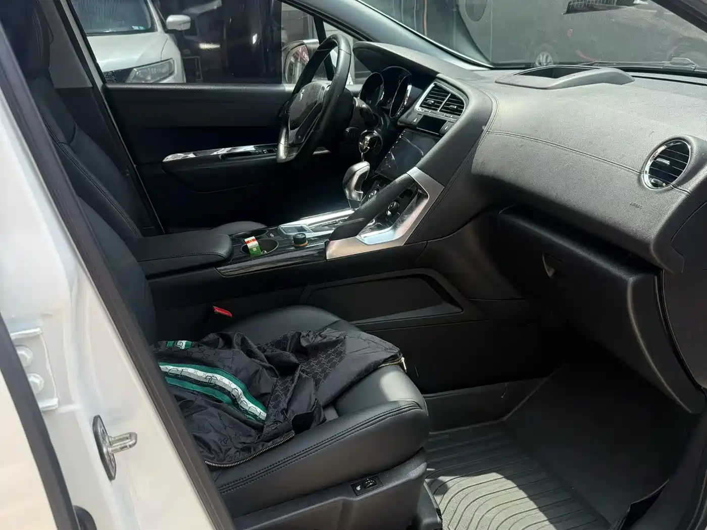 Peugeot 3008 2015 2.0L Automatic Trend Edition фото 6