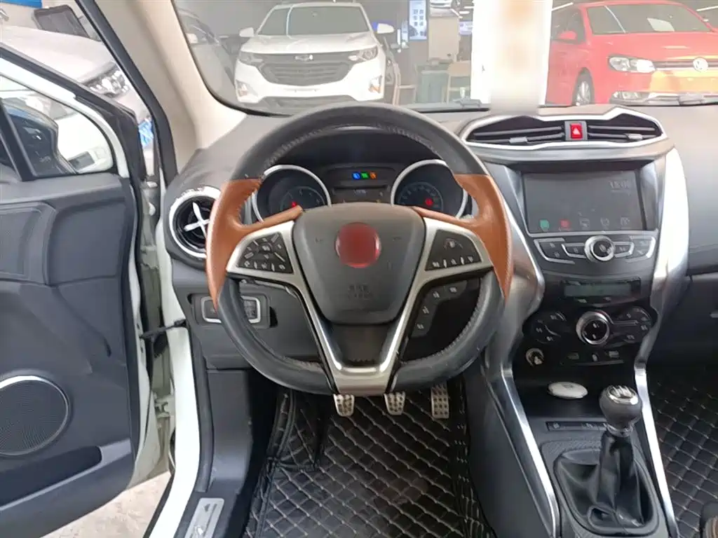 BYD Yuan 2016 1.5L Manual Premium фото 11