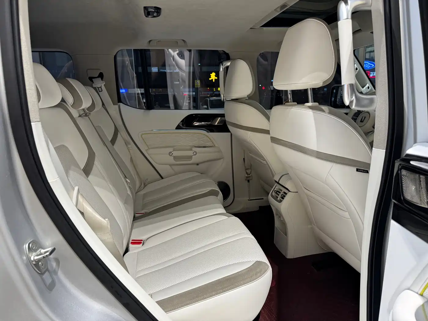 TANK CO CREATION TANK 300