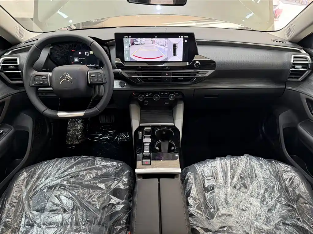 Citroën Versailles C5 X 2026 2024 1.6T Momentum Extraordinary