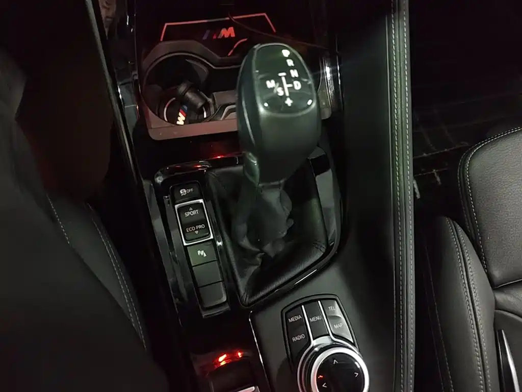 BMW X1 2016 sDrive20Li Luxury Model фото 21