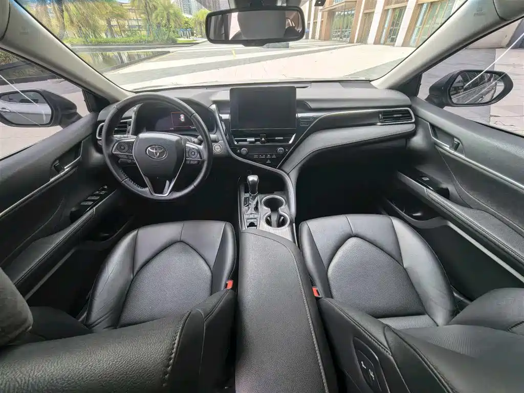 Toyota Camry 2021 2.5G Luxury Edition фото 7