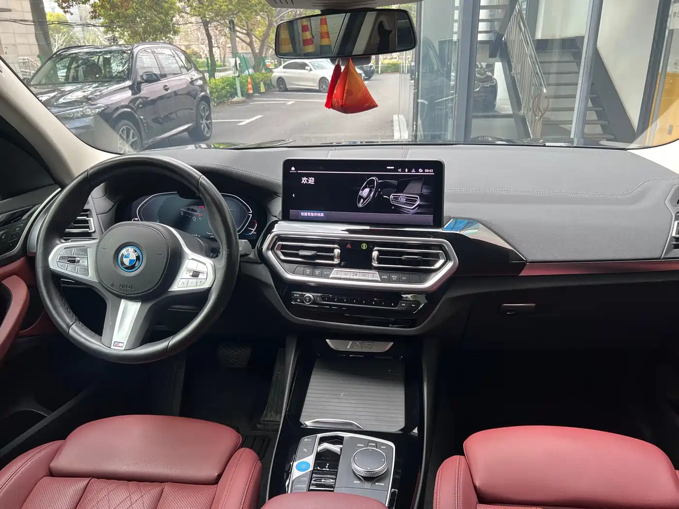 BMW IX3
