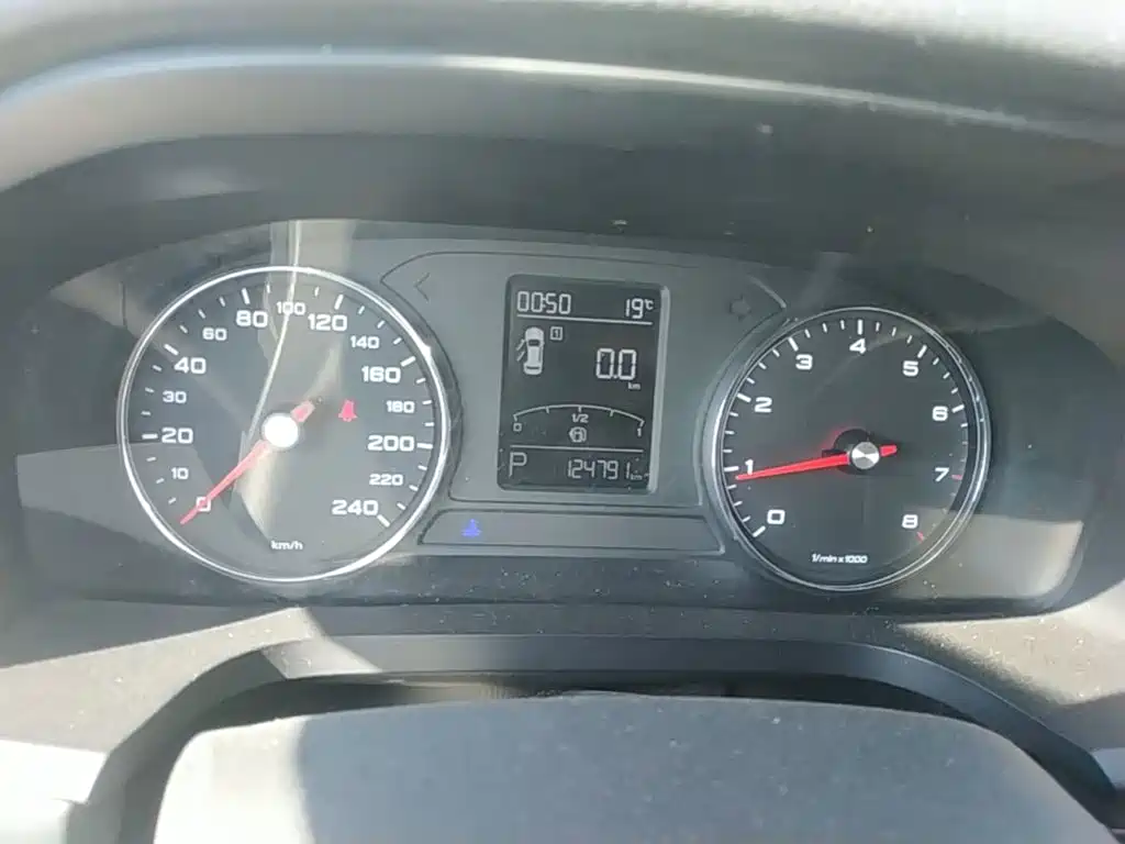 Фото 8 - Roewe i6