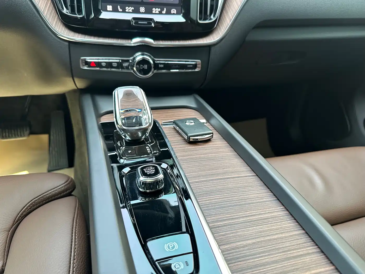 VOLVO XC60 PLUG-IN HYBRID
